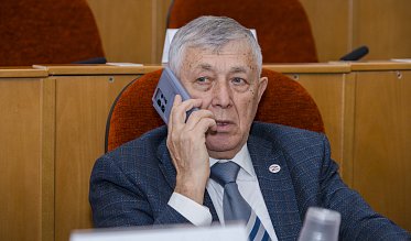 Евгений Солнцев впервые отчитался перед депутатами Заксобрания